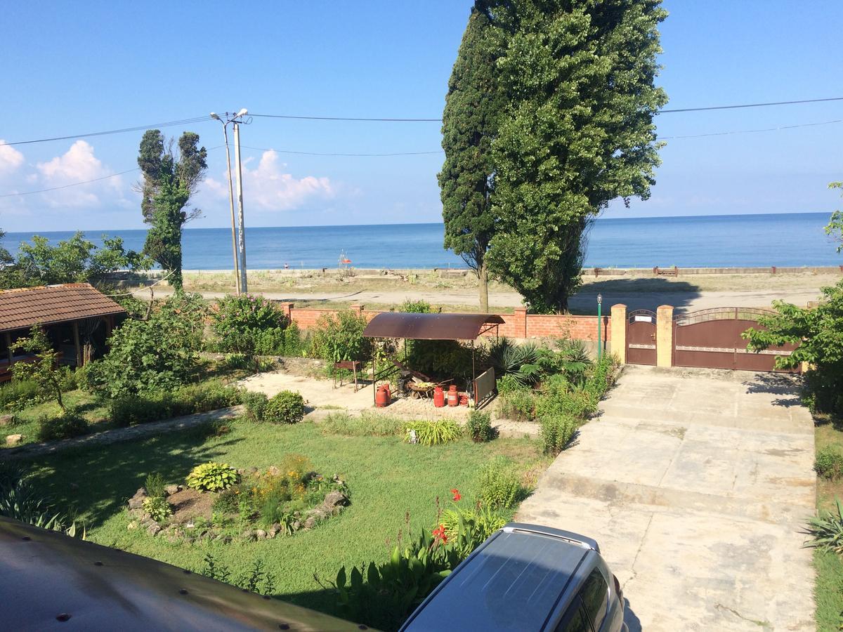Гостевой Дом "Сария" Hotel Alakhadzi Exterior foto